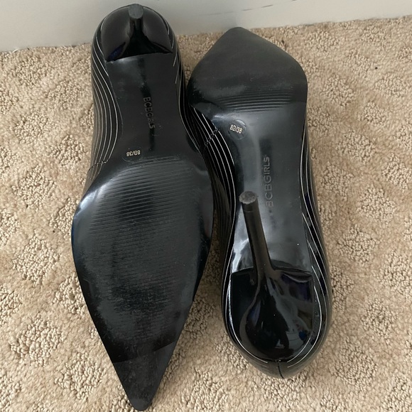 Vintage black striped BCBG pointy toe pump - Picture 4 of 4